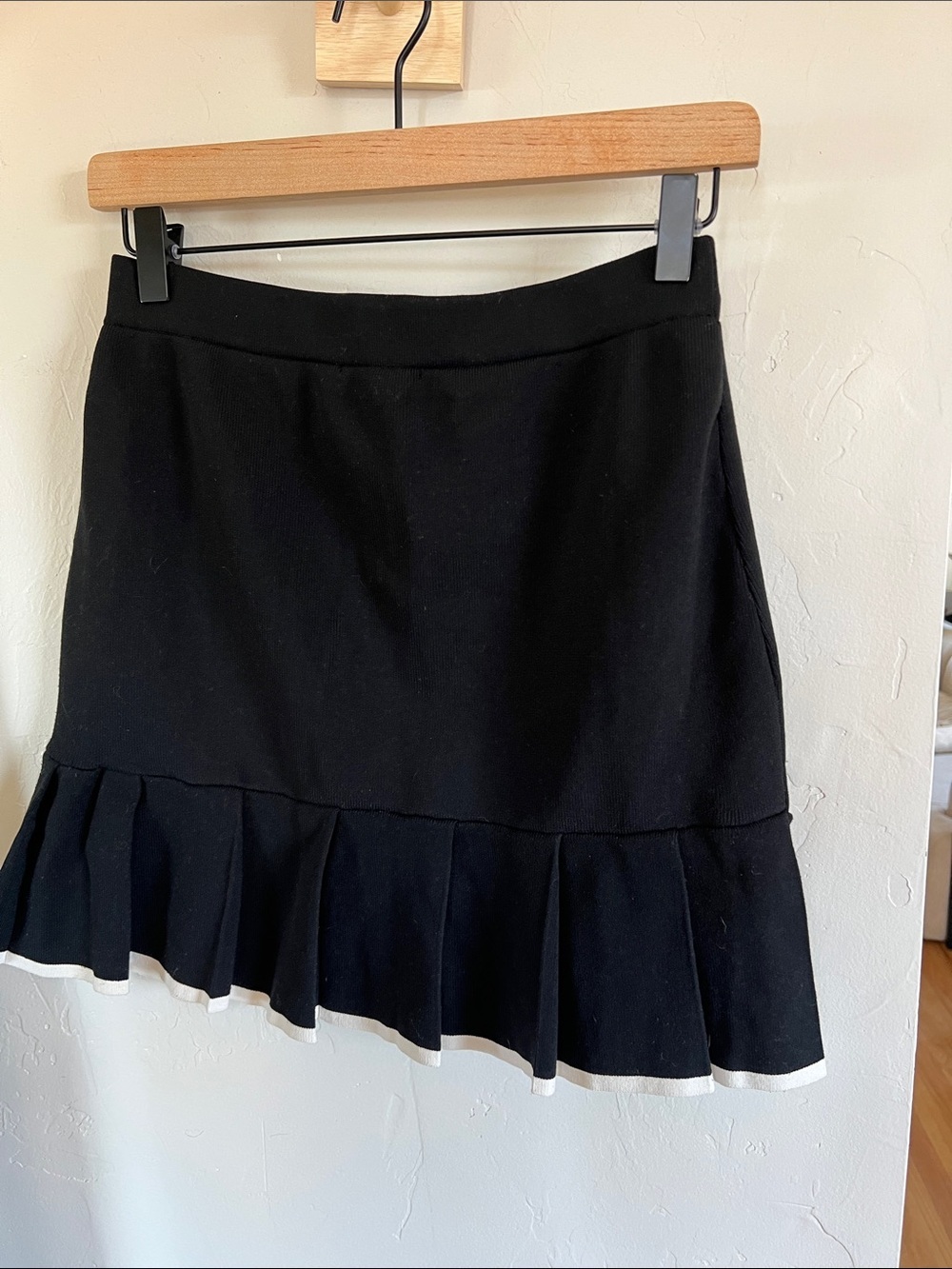 Sincerely Jules Black Mini Skirt with White Trim - Picture 3 of 4